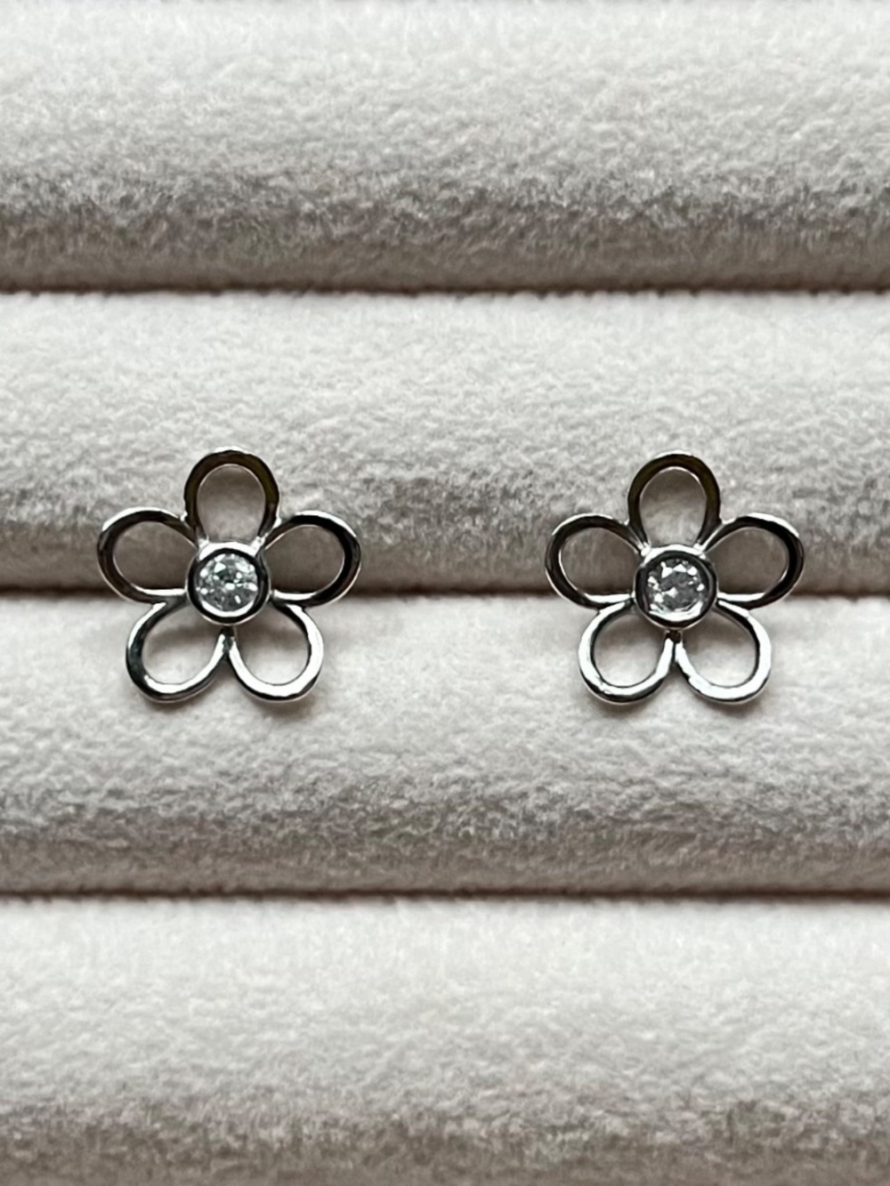 E036 | Natural Diamond Open Petal Floral Studs